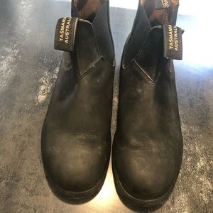 Black Blundstones